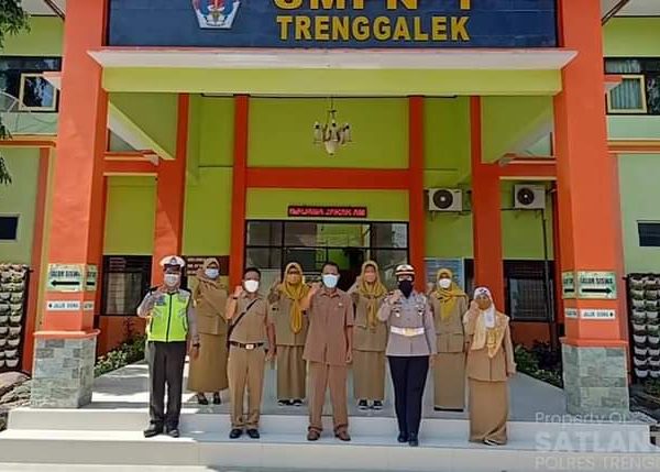 Kasatlantas Trenggalek Ajak Siswa SNESA Patuhi Prokes dan Lantas